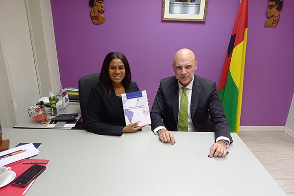 FUNIBER firma convenios educativos en Guinea-Bisáu