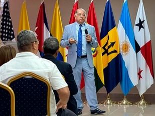 FUNIBER Panamá participa en un evento académico sobre Maquiavelo en UDELAS