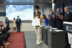 Irene Peralta Álvarez se alza con el primer premio en la XXV edición del Premio Jóvenes Juristas