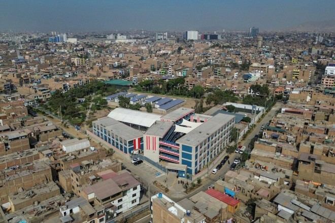 Gobierno peruano expande Escuelas Bicentenario y fortalece inglés educativo