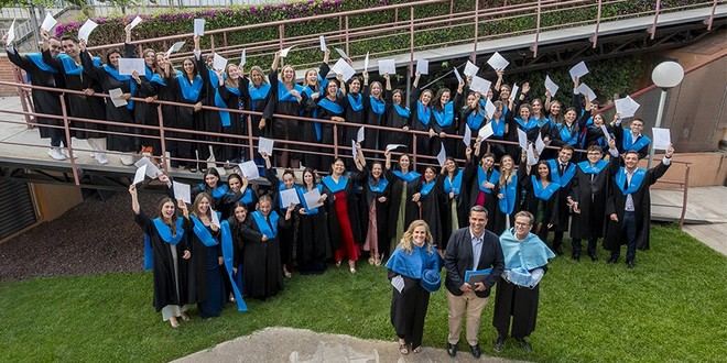 Xavier Pérez Esquerdo motiva a futuros maestros en su graduación en UIC Barcelona