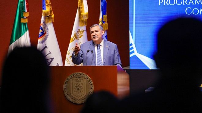 UANL gradúa a 135 estudiantes de preparatoria en programa inclusivo