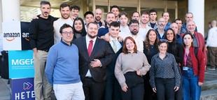 Graduación de la primera promoción de Mecatrónica Industrial con Amazon