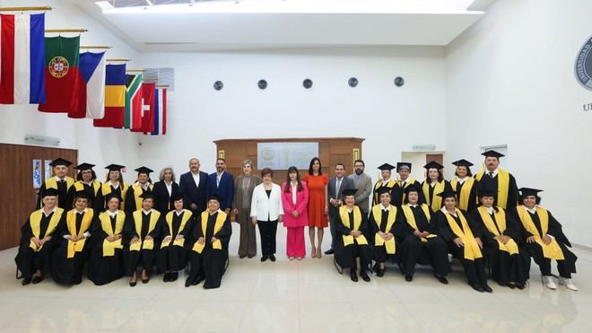 Graduación del Diplomado para Adultos Mayores en la UANL