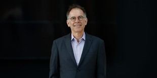 Imbens: La crítica y la causalidad son clave en la era de la IA