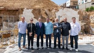 Mural en Chiva rinde homenaje a voluntarios de la dana