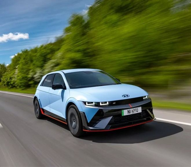 El IONIQ 5 N de Hyundai recibe el premio de «coche cinco estrellas» en los Premios Autocar 2025