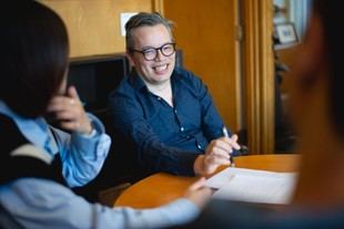 Profesor de MIT reconocido por su dedicación a la mentoría estudiantil
