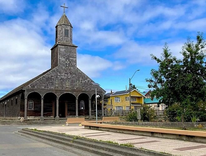 La UC lanza libro sobre el patrimonio cultural de Chiloé