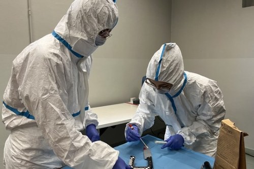 El laboratorio de Genética Forense de la Universidad de Bolonia recibe certificación europea de calidad