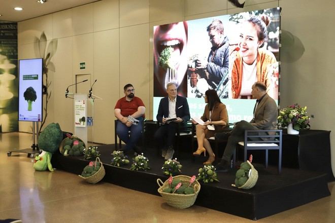Campaña europea promueve el consumo de brócoli, alcachofa y fresas locales