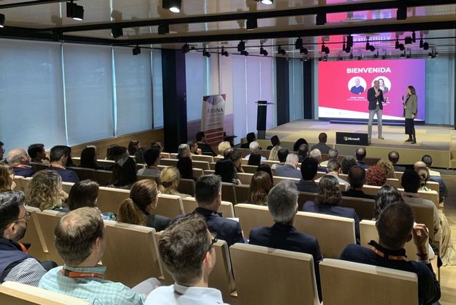Aitana organiza un evento en Microsoft para explorar la inteligencia artificial en las empresas