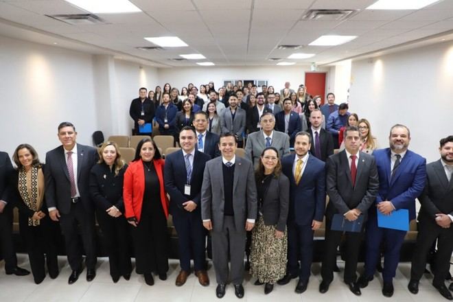 Seminario en UACJ promueve la excelencia en ortodoncia y odontopediatría