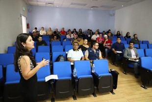 Taller en la UACJ promueve salud y bienestar entre docentes universitarios