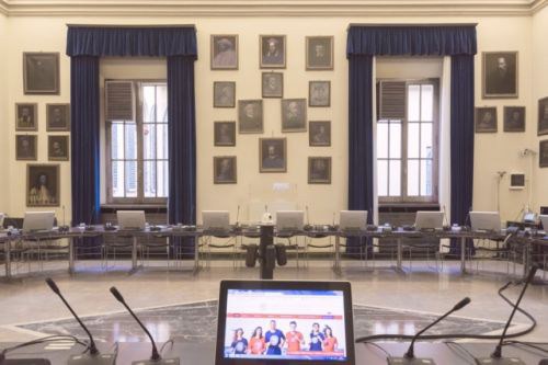 Deliberaciones de la Universidad en julio de 2025