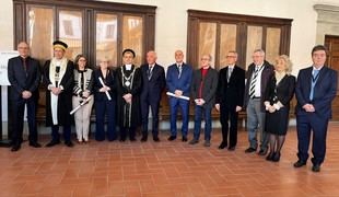 Ceremonia en la Universidad de Pisa para honrar a diez docentes y dar la bienvenida a seis nuevos profesores emeritos