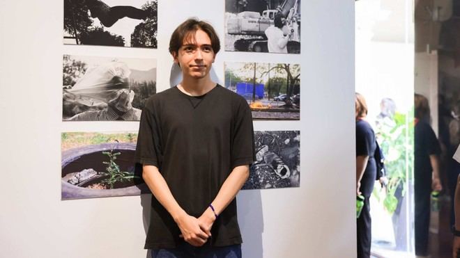 Exposición 'Raíces en transición' une arte y realidad social en UANL