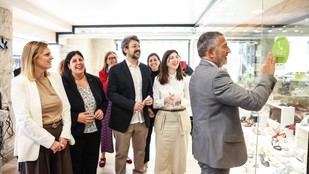 Nueva red de comercios permite a menores sin móvil hacer llamadas de emergencia