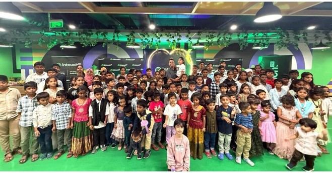 IntouchCX patrocina la educación de 100 hijos de su personal en Hyderabad