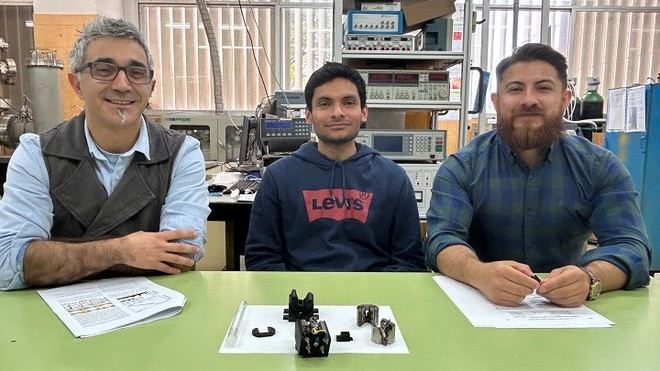 Desarrollan un portamuestras que mejora la eficiencia de microscopios en 20 veces