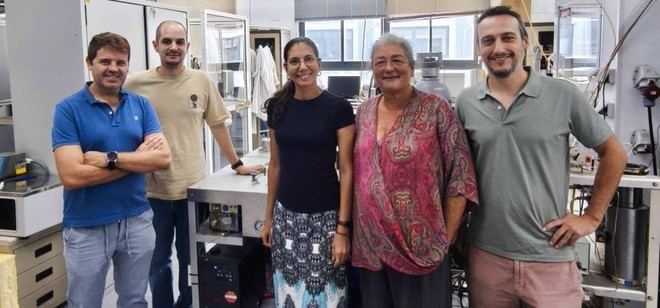 Desarrollan un bioplástico de hoja de mango para conservar alimentos en la UCA