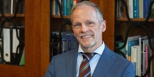 LMU y SNSB unen fuerzas para investigar la biodiversidad microbiana con el Dr. Jörg Overmann