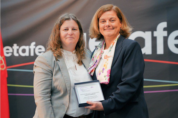 Isabel Pérez Grande recibe el Premio Mujer y Aeronáutica 2025 por su trayectoria profesional