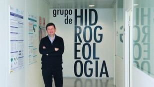 Jaime Gómez recibe el XIX Premio Carlos Ruiz Celaá por su trayectoria en hidrogeología