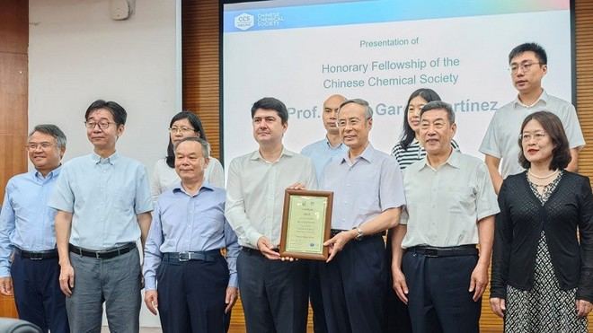 Javier García Martínez, reconocido como 'Honorary Fellow' por la Sociedad Química de China