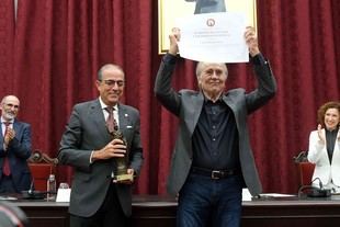 Joan Manuel Serrat recibe el IX Premio de Cultura de la Universidad de Sevilla