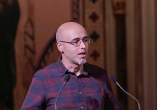 Jorge Fernández Gonzalo recibe el XXII Premio de Poesía César Simón en la Universitat de València