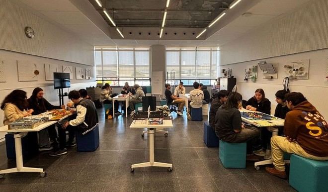 Game Days en la Universidad Loyola: Juegos analógicos como herramienta educativa