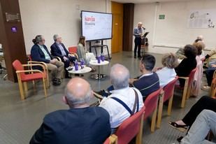 Exposición sobre genealogía en la Biblioteca de la ULL con documentos digitalizados