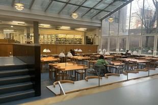 La Biblioteca de Lletres vuelve a su horario habitual tras las obras