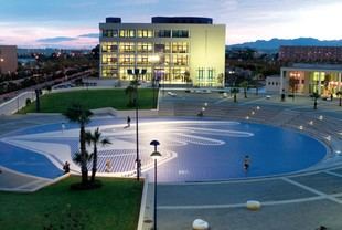 La Biblioteca de la UJI abrirá las 24 horas durante los exámenes de enero