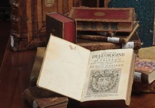 La Universitat de València presenta el legado bibliográfico de la Casa de Osuna