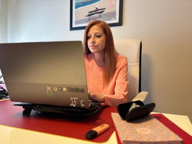 Eva María Menéndez Sebastián, catedrática de la Universidad de Oviedo, se une a la Sociedad Europea de Derecho Público
