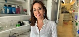 Esther Berrocoso, pionera en neurociencia, recibe el Premio a las Ciencias de la Real Academia de San Dionisio