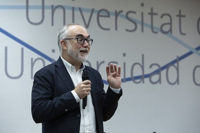 Arcadi Navarro destaca la importancia de la ciencia en el progreso humano en la UA
