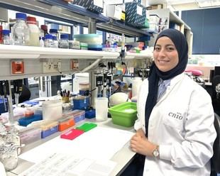 Marwa Mahdouani investiga el cáncer colorrectal hereditario en el CNIO