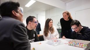 La Comunidad de Madrid lanza una guía para la inclusión laboral de personas con autismo