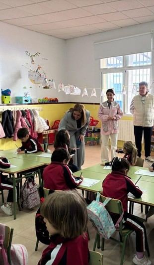 La ratio de alumnos en 1º de Primaria se reducirá a 22 en 2026/2027