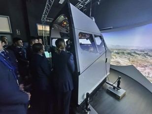 Estudiantes de la Academia del Aire visitan la Escuela de Ingenierías de León