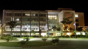 Escuela de Negocios obtiene acreditación de AMBA y BGA por su calidad