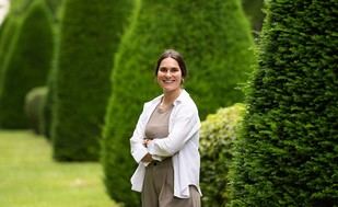 Inés Saiz recibe la Beca Santander Excelencia 360º de la UPNA