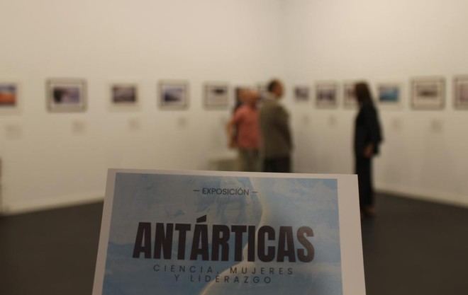 Exposición 'Antárticas' revela la experiencia de investigadoras de la ULE en liderazgo femenino en la Antártida