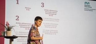 Presentan el libro 'Denok gara (gure arloko) hizkuntza irakasle' en Mondragon Unibertsitatea