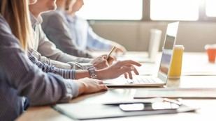 La formación en IA promueve un uso ético y crítico entre los estudiantes universitarios