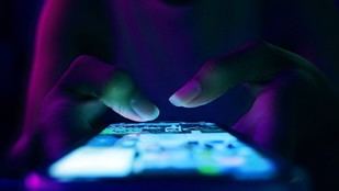 La generación Z: conectada pero difícil de alcanzar en comunicación