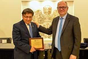 La Javeriana homenajea al jurista Jorge Enrique Ibáñez por su legado